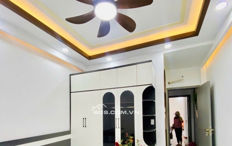 BÁN NHÀ TRUNG TÂM QUẬN 10 - 41M2 - 5 TẦNG BTCT - KẾ MẶT TIỀN - HẺM XE HƠI - 9.9 TỶ.