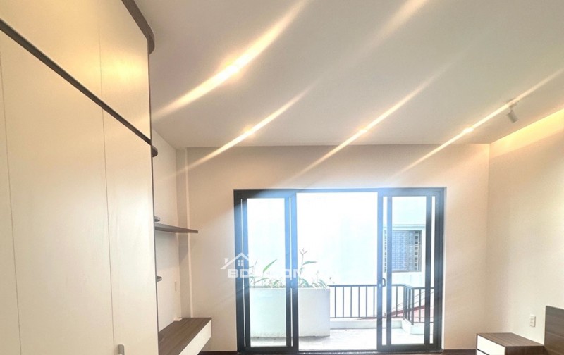 Gần Bến Xe YÊN NGHĨA  -10m Ra Ngõ OTO TRÁNH- Ngõ Thông-5 Tầng-  nội thất Full