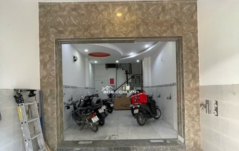  CHỈ 8.9 TỶ – CĂN HỘ DỊCH VỤ 9 PHÒNG – DÒNG TIỀN GẦN 50 TRIỆU/THÁNG – FULL NỘI THẤT – HẺM XE HƠI 5M