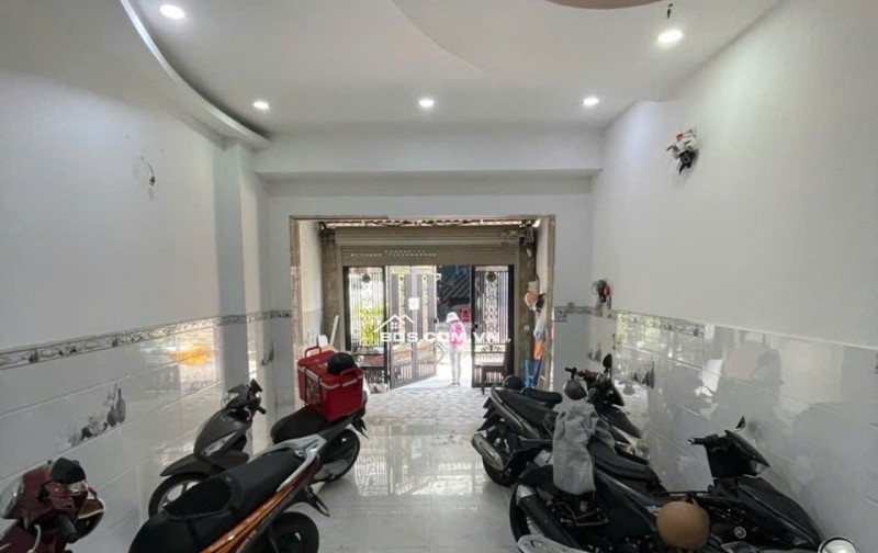  CHỈ 8.9 TỶ – CĂN HỘ DỊCH VỤ 9 PHÒNG – DÒNG TIỀN GẦN 50 TRIỆU/THÁNG – FULL NỘI THẤT – HẺM XE HƠI 5M