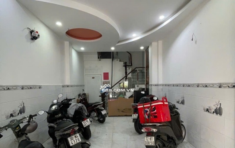  CHỈ 8.9 TỶ – CĂN HỘ DỊCH VỤ 9 PHÒNG – DÒNG TIỀN GẦN 50 TRIỆU/THÁNG – FULL NỘI THẤT – HẺM XE HƠI 5M