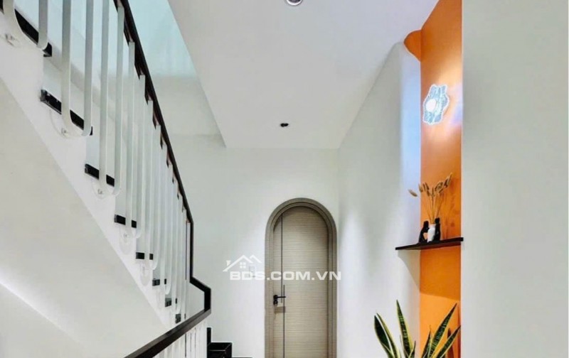CHỦ GIẢM GẦN 1 TỶ – CHDV DÒNG TIỀN – XE HƠI VÀO NHÀ – XÔ VIẾT NGHỆ TĨNH – THÔNG CÔNG VIÊN TẦM VU 