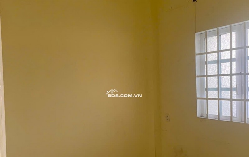NHÀ ĐẸP HXH 8M – Ô TÔ ĐỂ TRONG NHÀ – SÁT MẶT TIỀN LÃ XUÂN OAI – CHỈ 6.4 TỶ