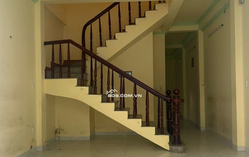 NHÀ ĐẸP HXH 8M – Ô TÔ ĐỂ TRONG NHÀ – SÁT MẶT TIỀN LÃ XUÂN OAI – CHỈ 6.4 TỶ