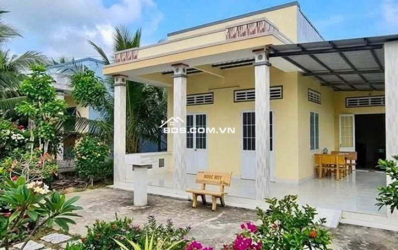 Cần bán đất vườn trái cây sẵn nhà cấp 4 ở Bình Dương, rộng 2500m2, thổ cư, giá rẻ 680tr
