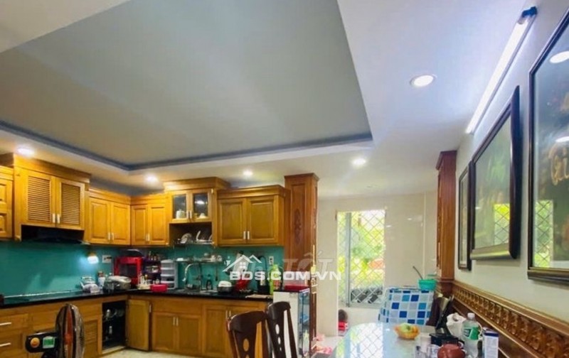 CƠ HỘI SỞ HỮU NHÀ MẶT TIỀN GIÁ TỐT Nhà 1 trệt 2 lầu, DT 67m² (4 x 16.5m), 3PN, xây kiên cố, vào ở ngay.