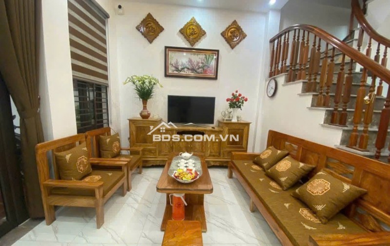  BÁN NHÀ 3 TẦNG VIỆT HOÀ Ô TÔ VÀO NHÀ – GIÁ CHỈ 2,35 TỶ .