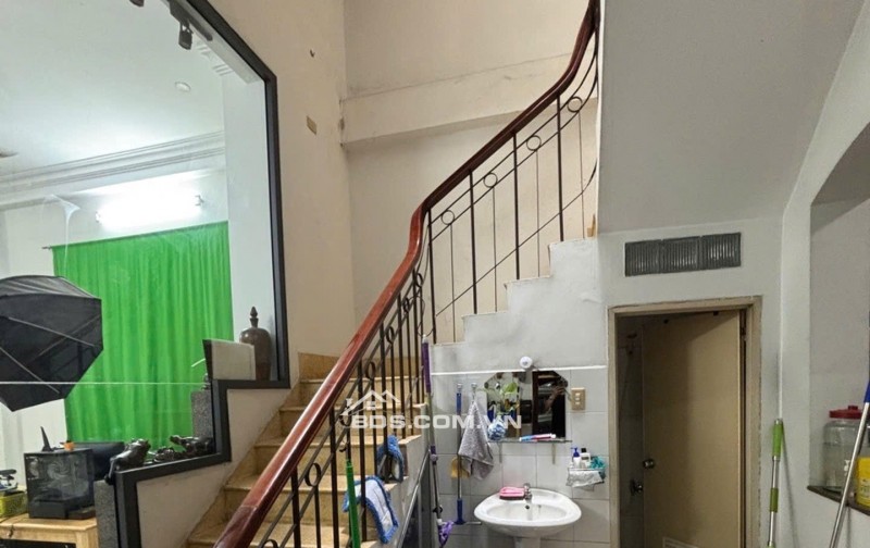 Bán Nhà Làm Văn Phòng Kho 80M2 Hòa Bình Tân Phú - Hẻm Xe Tải - 11.2 Tỷ