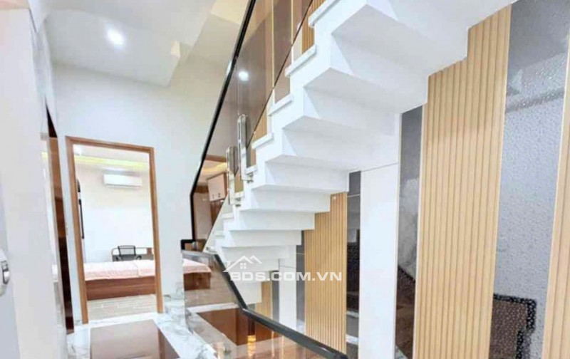 Bán Nhà Hẻm 12M Như Mặt Tiền Lê Văn Quới 82M2 6 Tầng Thang Máy 450KG - 14.6 Tỷ