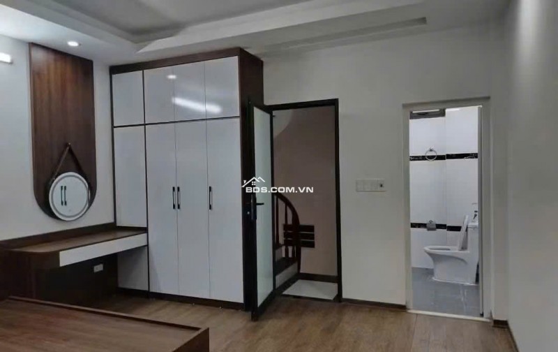 CHO THUÊ NHÀ 318 NGỌC TRÌ – 5 TẦNG , FULL NỘI THẤT, CHỈ 8 TRIỆU/THÁNG