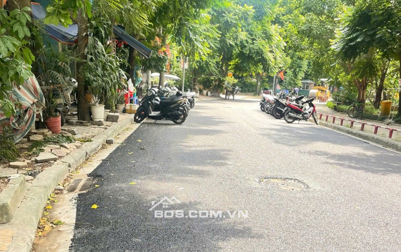 Nhà đẹp mặt vườn hoa Trần Quang Diệu, 6 tầng thang máy, vị trí đẹp làm văn phòng, spa, showroom, 0708166888