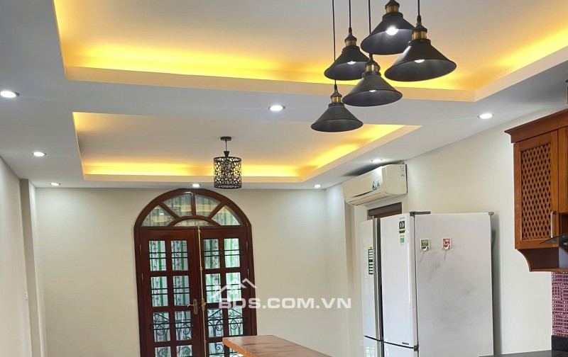 Nhà đẹp mặt vườn hoa Trần Quang Diệu, 6 tầng thang máy, vị trí đẹp làm văn phòng, spa, showroom, 0708166888