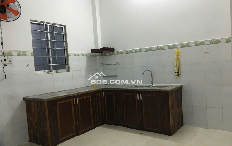 HÀNG SIÊU HIẾM NGAY NGÃ TƯ THỦ ĐỨC – Ô TÔ ĐỂ TRONG NHÀ