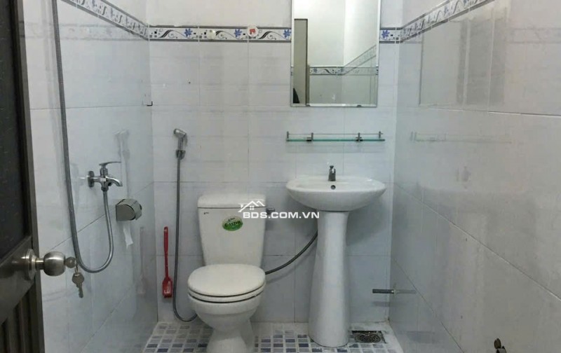 HÀNG SIÊU HIẾM NGAY NGÃ TƯ THỦ ĐỨC – Ô TÔ ĐỂ TRONG NHÀ