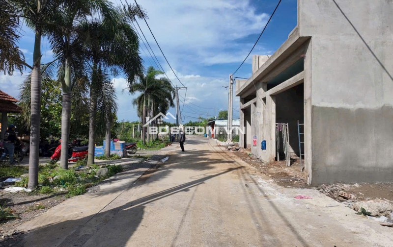 Giá chỉ bằng 1/2 TĐC Bửu Long .Dành cho Anh Chị sẵn 300 - 400 triệu đây rồi ạ!