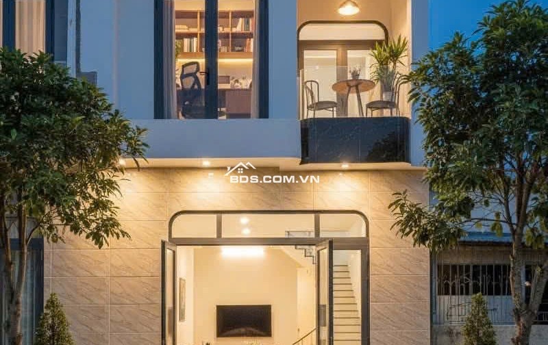 Nhà ngộp bán gấp căn 1 trệt 1 lầu giá 2ty5 ở tân uyên