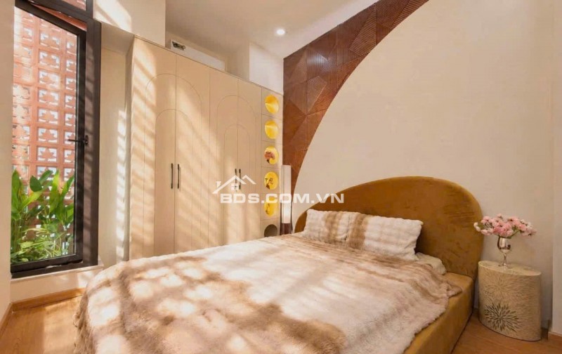 VILLA SÂN VƯỜN GẦN BIỂN THANH KHÊ – CHỈ 3 PHÚT ĐI BỘ RA BIỂN