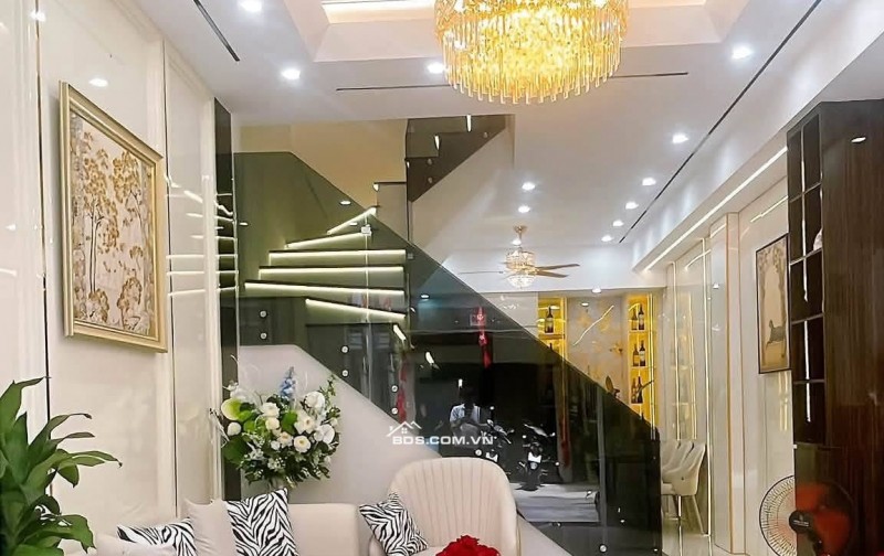 Bán Nhà Gần Đường Ô Tô, Hoàng Mai 40/43m,  4 tầng, mt 4.3m, giá 10.6 tỷ.