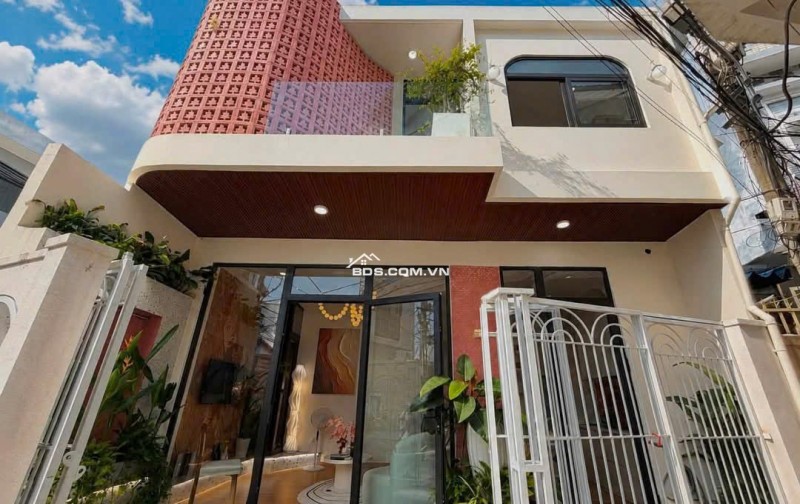 VILLA SÂN VƯỜN GẦN BIỂN THANH KHÊ – CHỈ 3 PHÚT ĐI BỘ RA BIỂN