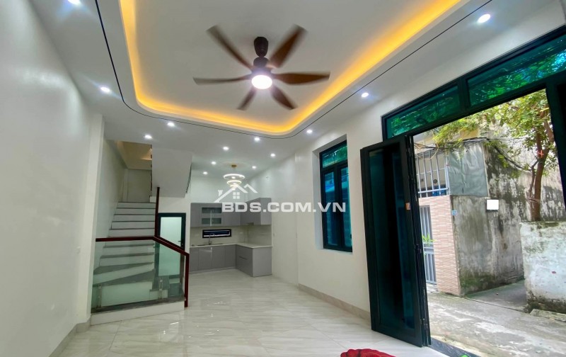 BÁN NHÀ ĐẸP 1.95 TỶ 3 TẦNG 40M2 TAXI ĐỖ CỬA NGÕ TRẦN HUY LIỆU