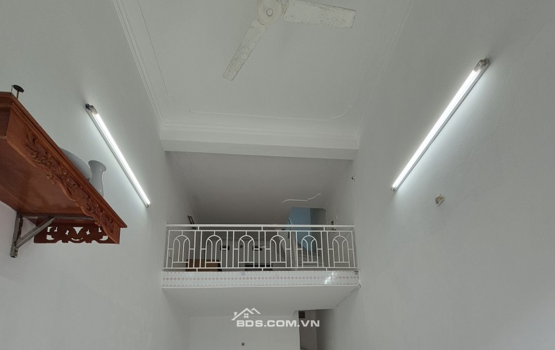 BÁN NHÀ  990 TRIỆU 2 TẦNG 21M2  NGÕ THẲNG NGẮN ĐƯỜNG ĐIỆN BIÊN