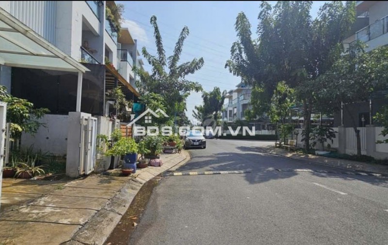 Bán nhà thô Khang Điền Mega Village 75m2, 3 tầng, sổ hồng