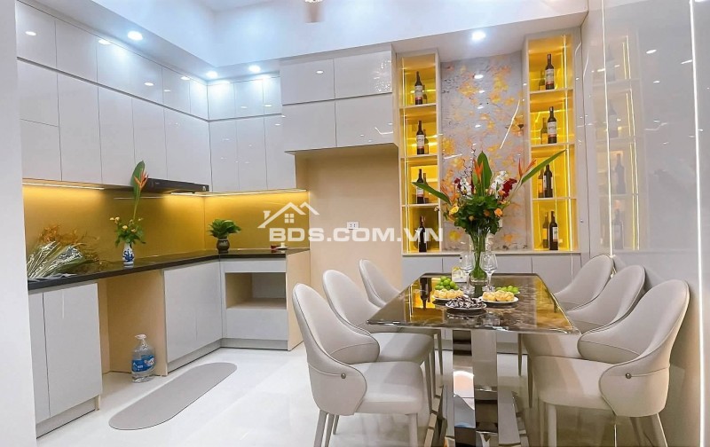Bán Nhà Gần Đường Ô Tô, Hoàng Mai 40/43m,  4 tầng, mt 4.3m, giá 10.6 tỷ.