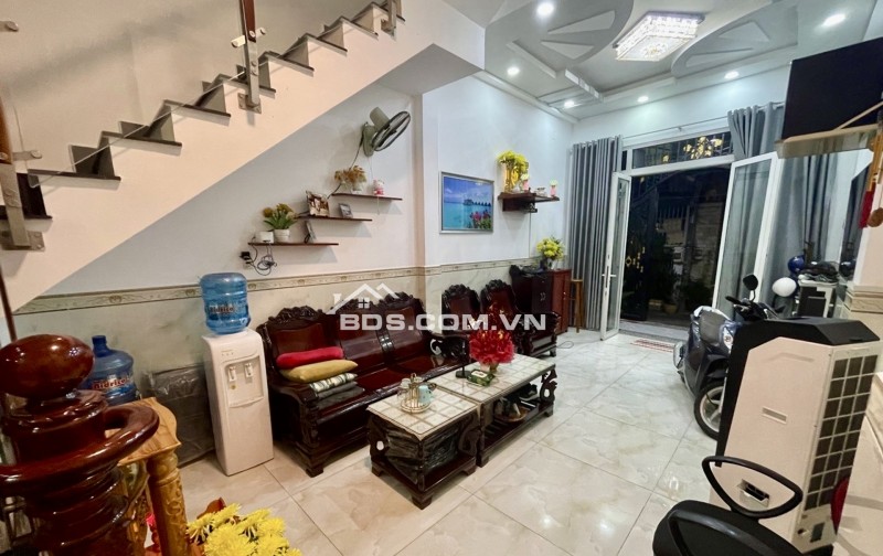 BÁN NHÀ HẺM XE HƠI KIA-TÁM DANH-P.5, Q.8 - 3 TẦNG - 4PN - NHỈNH 6 TỶ - LH 0784968131