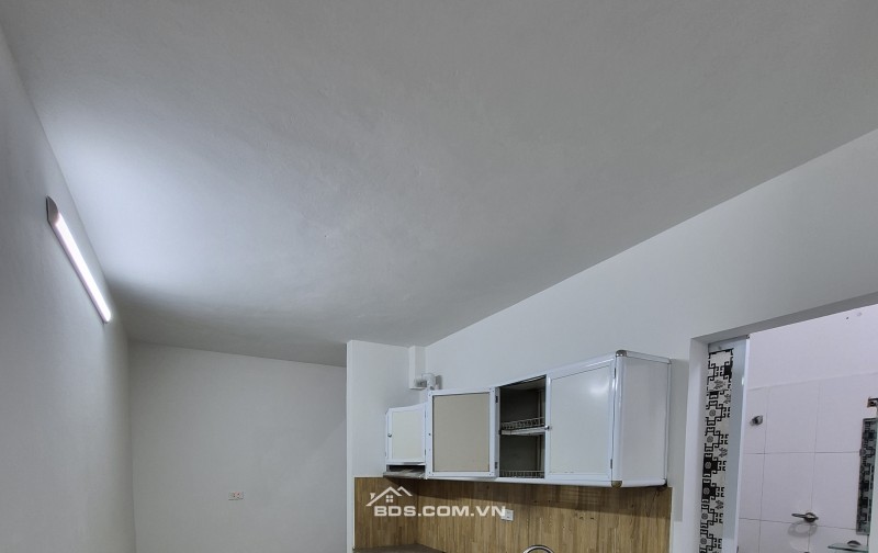 BÁN NHÀ ĐẸP 950 TRIỆU 2 TẦNG 33M2 ( HƯỚNG NAM ) NGÕ GIẢI PHÓNG