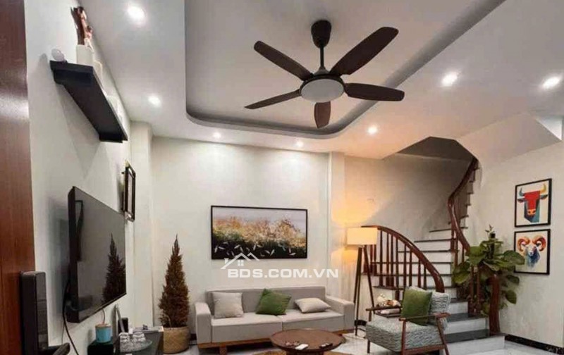  5 Tầng Mới Kính Kooong – 3,95 TỶ- Gần Chung Cư Lộc Ninh 