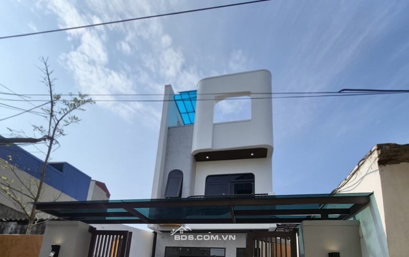 BÁN NHÀ ĐẸP 2.69 TỶ 3 TẦNG 122M2 CÓ PHÒNG NGỦ TẦNG 1 NGÕ ĐIỆN BIÊN