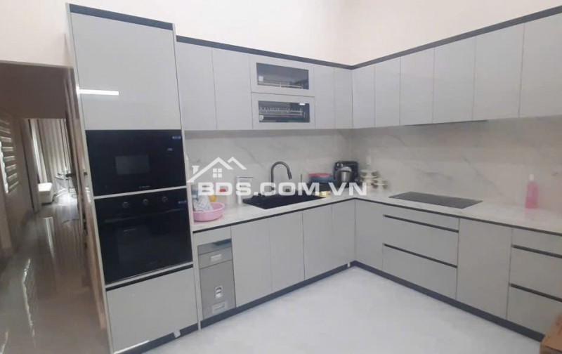 Chủ Ngộp Giảm Sâu Căn 174m² Ngay Trục Đường Lớn Đông Hòa, Tặng Full Nội Thất Xịn - 7.6 Tỷ (TL)