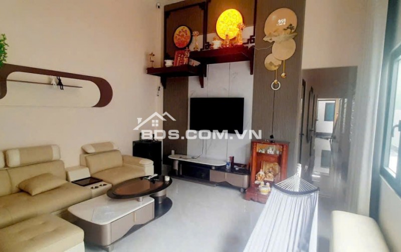 Chủ Ngộp Giảm Sâu Căn 174m² Ngay Trục Đường Lớn Đông Hòa, Tặng Full Nội Thất Xịn - 7.6 Tỷ (TL)