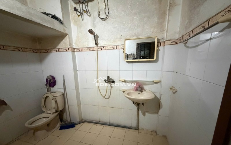 Chính chủ cho thuê nhà 3,5 tầng mặt phố 526 Quang Trung, Hà Đông,hợp kd nhiều mô hình,0978775807