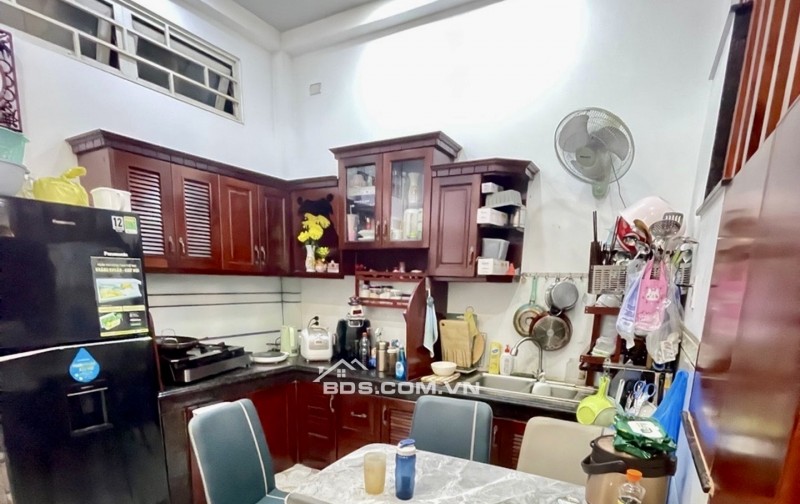 BÁN NHÀ HẺM XE HƠI KIA-TÁM DANH-P.5, Q.8 - 3 TẦNG - 4PN - NHỈNH 6 TỶ - LH 0784968131