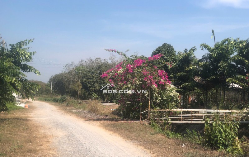 Bán Lô Đất Vườn 552m2 mặt tiền Kênh Lí tại Xã Nhuận Đức, Huyện Củ Chi, TP.HCM.