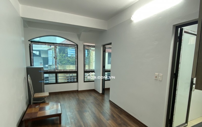 Cho thuê Căn Chung cư mini 1N1K tại ngõ 116 Phan Kế Bính, Cống Vị, Ba Đình. Chỉ 6.5tr