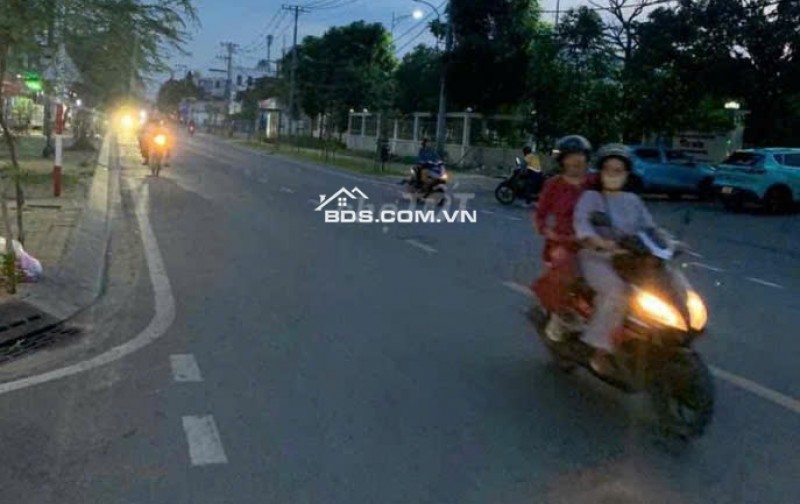 Bán đất thổ cư 147.1m2 hẻm xe hơi ngay thị trấn Hóc Môn