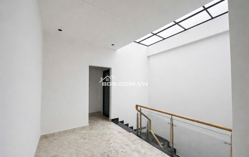 NHÀ NGỘP BÁN GẤP CĂN 1 TRỆT 1 LẦU Ở TRUNG TÂM TÂN UYÊN