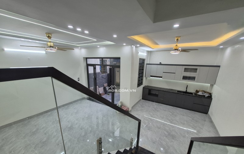 BÁN NHÀ ĐẸP 2.75 TỶ 3 TẦNG 52M2 NGÕ RỘNG ĐƯỜNG PHẠM NGỌC THẠCH