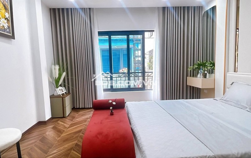 Bán Nhà Gần Đường Ô Tô, Hoàng Mai 40/43m,  4 tầng, mt 4.3m, giá 10.6 tỷ.