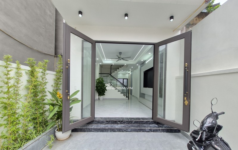 BÁN NHÀ ĐẸP 3.2 TỶ 3 TẦNG 96M2 CÓ SÂN Ô TÔ NGÕ ĐƯỜNG THÁI BÌNH