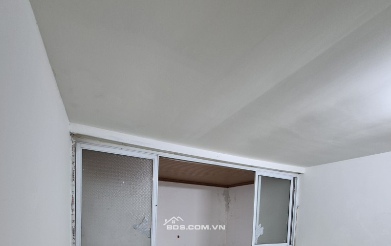 BÁN NHÀ ĐẸP 950 TRIỆU 2 TẦNG 33M2 ( HƯỚNG NAM ) NGÕ GIẢI PHÓNG