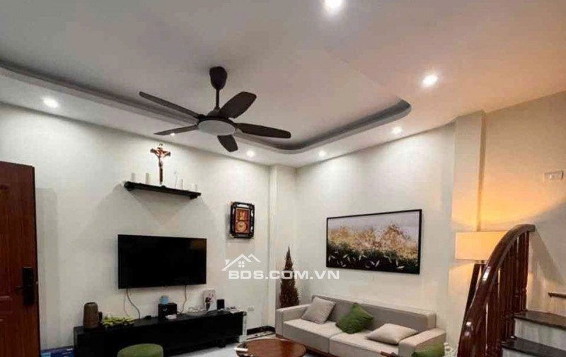  5 Tầng Mới Kính Kooong – 3,95 TỶ- Gần Chung Cư Lộc Ninh 