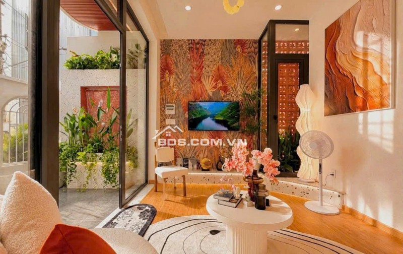 VILLA SÂN VƯỜN GẦN BIỂN THANH KHÊ – CHỈ 3 PHÚT ĐI BỘ RA BIỂN