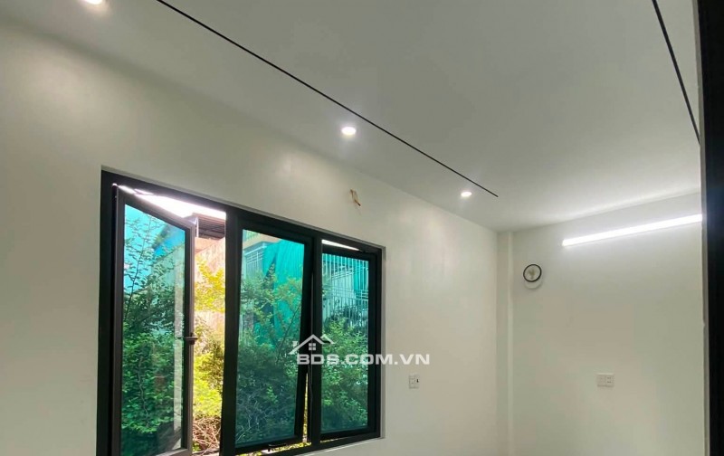 BÁN NHÀ ĐẸP 1.95 TỶ 3 TẦNG 40M2 TAXI ĐỖ CỬA NGÕ TRẦN HUY LIỆU