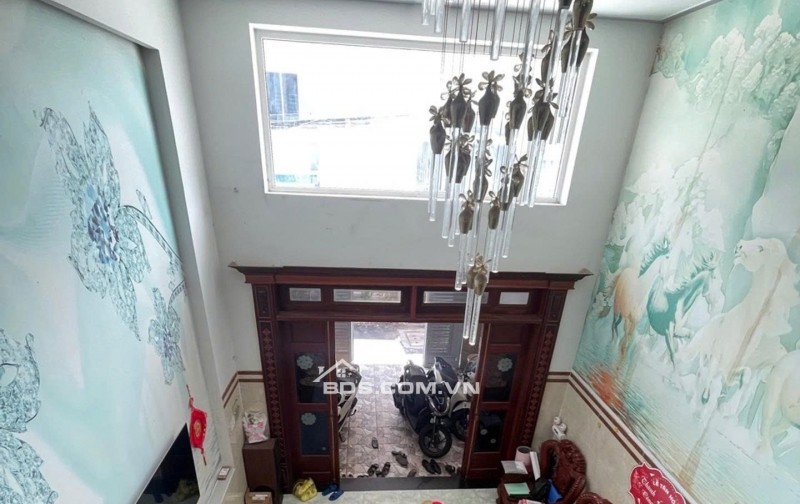 Bán nhà đẹp 4 tầng MTKD Nguyễn Văn Công ngang 4.5m 77m2 vài phút tới sân bay chỉ 11.5 tỷ.