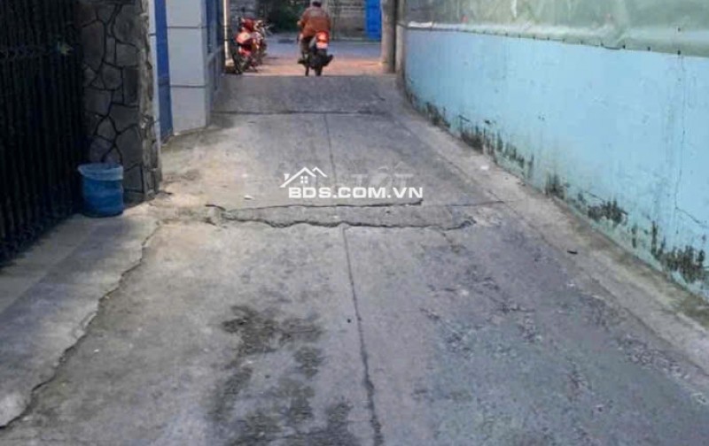 Bán đất thổ cư 147.1m2 hẻm xe hơi ngay thị trấn Hóc Môn