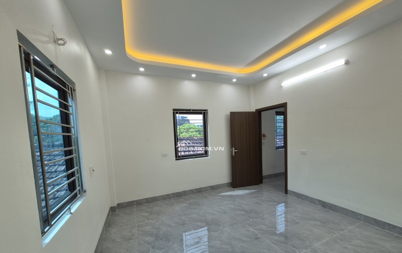 BÁN NHÀ 4.8 TỶ 4 TẦNG 58M2 CÓ GARA Ô TÔ MẶT ĐƯỜNG ĐÔ THỊ MỸ TRUNG
