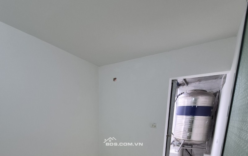 BÁN NHÀ ĐẸP 950 TRIỆU 2 TẦNG 33M2 ( HƯỚNG NAM ) NGÕ GIẢI PHÓNG